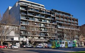 Modern Quiet 1 & 2 Bed Apt Opposite Albert Park